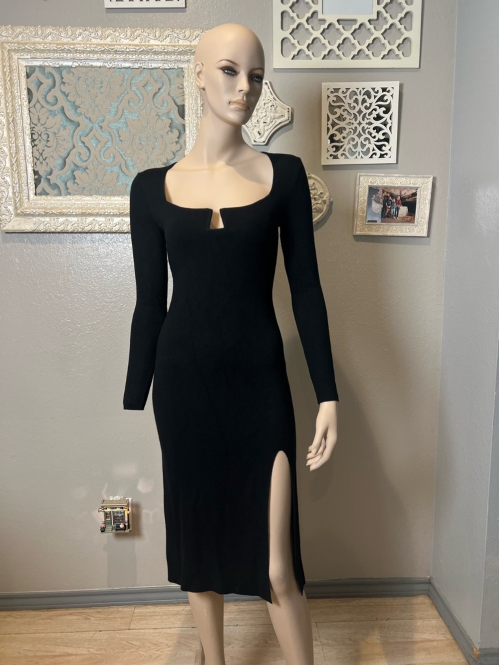Abercrombie and Fitch Classic Black Long-Sleeve Midi Dress with Front Slit - Picture 10 of 12